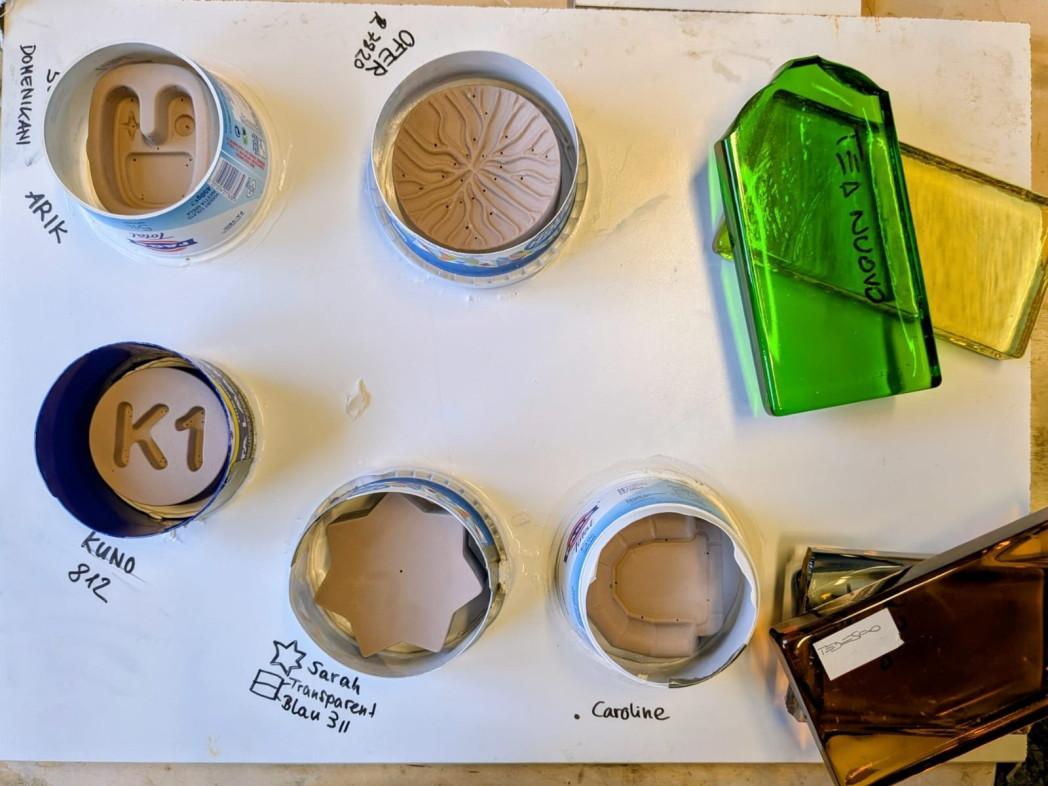 Verschiedene Puddingformen von oben fotografiert